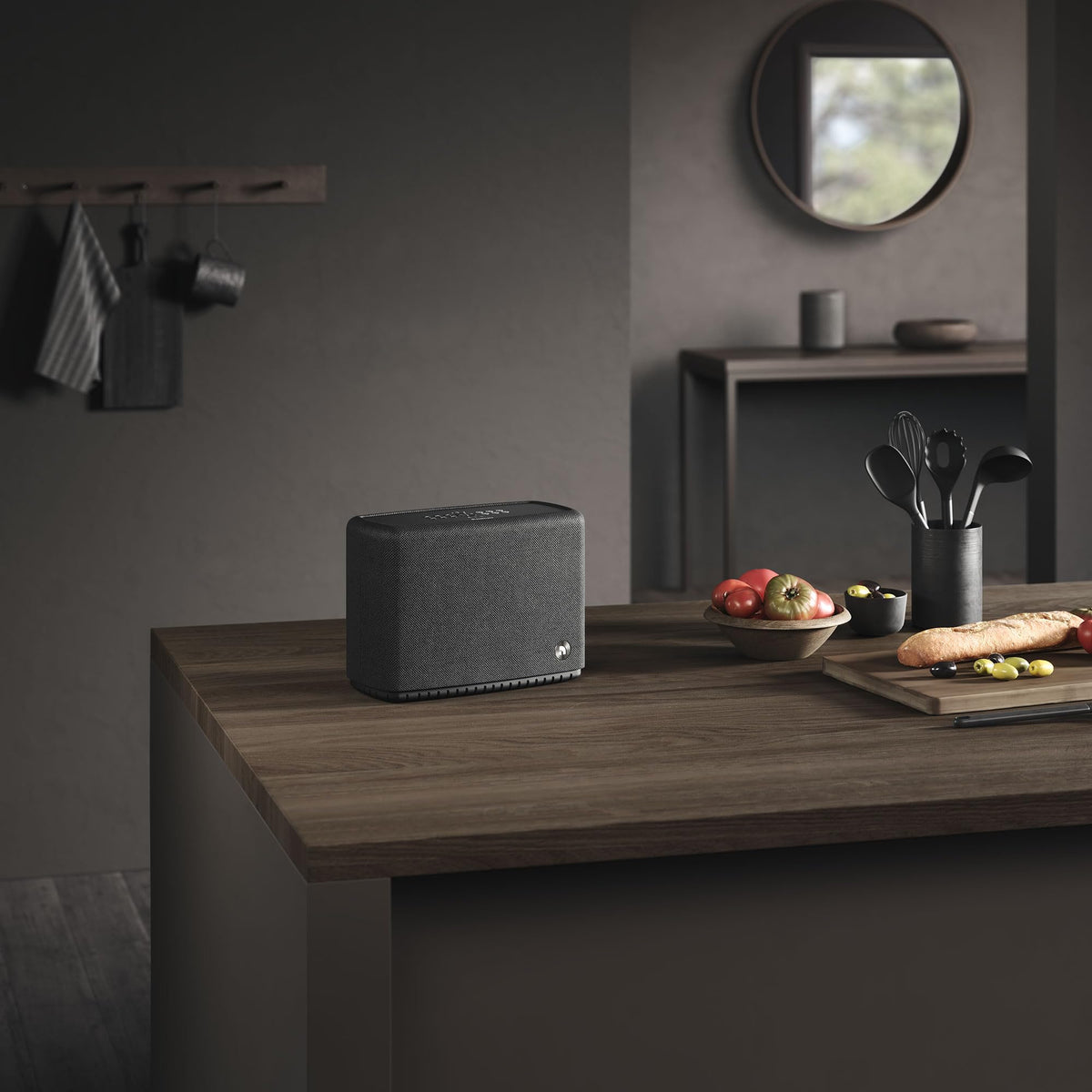 Portable WiFi & Bluetooth Multiroom Speaker Black O665333